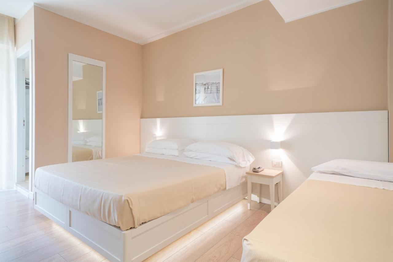 Hotel Bristol Cattolica Exterior photo