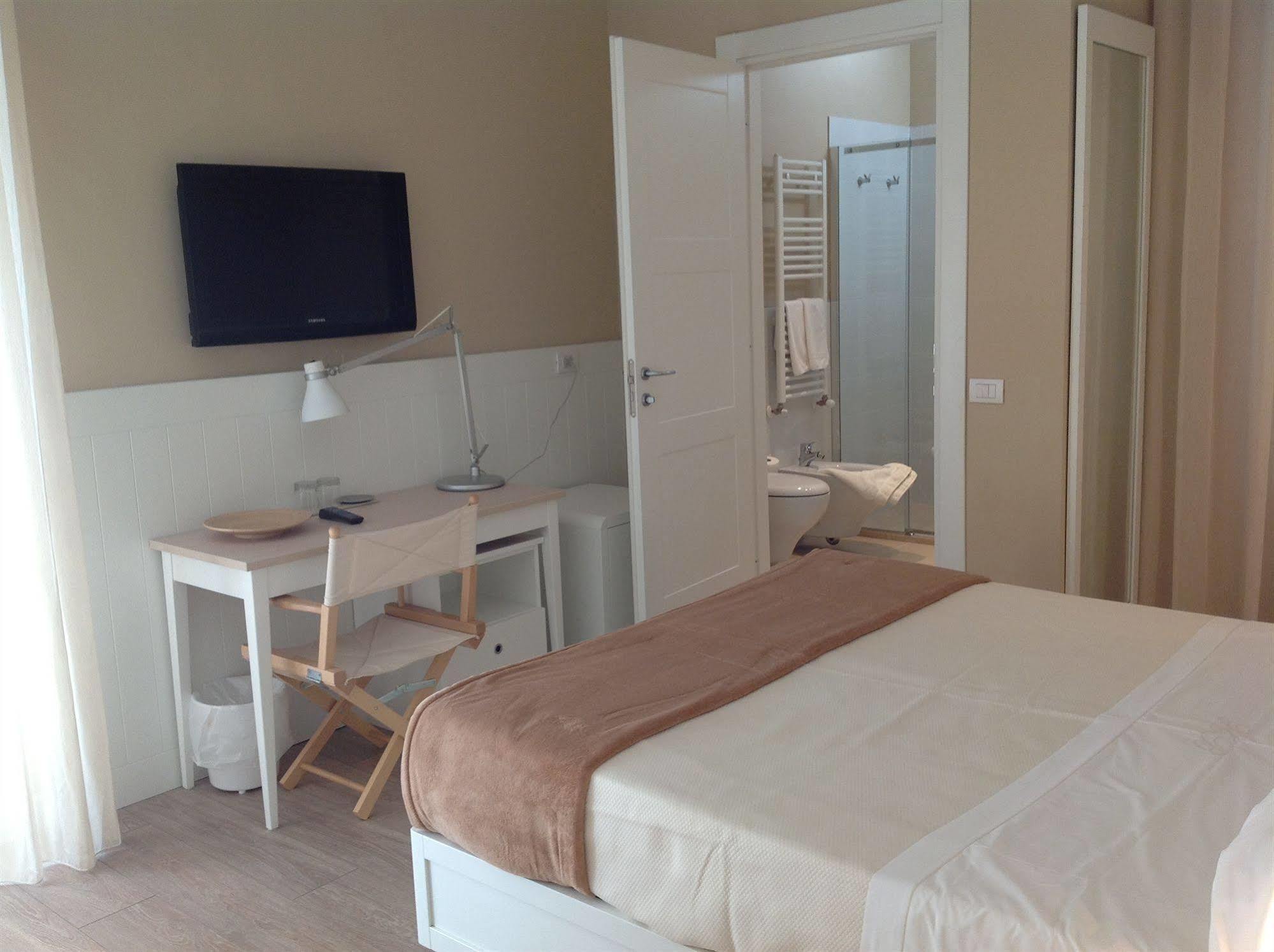 Hotel Bristol Cattolica Exterior photo