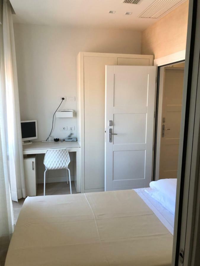 Hotel Bristol Cattolica Exterior photo