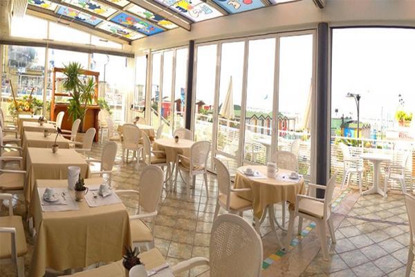 Hotel Bristol Cattolica Exterior photo